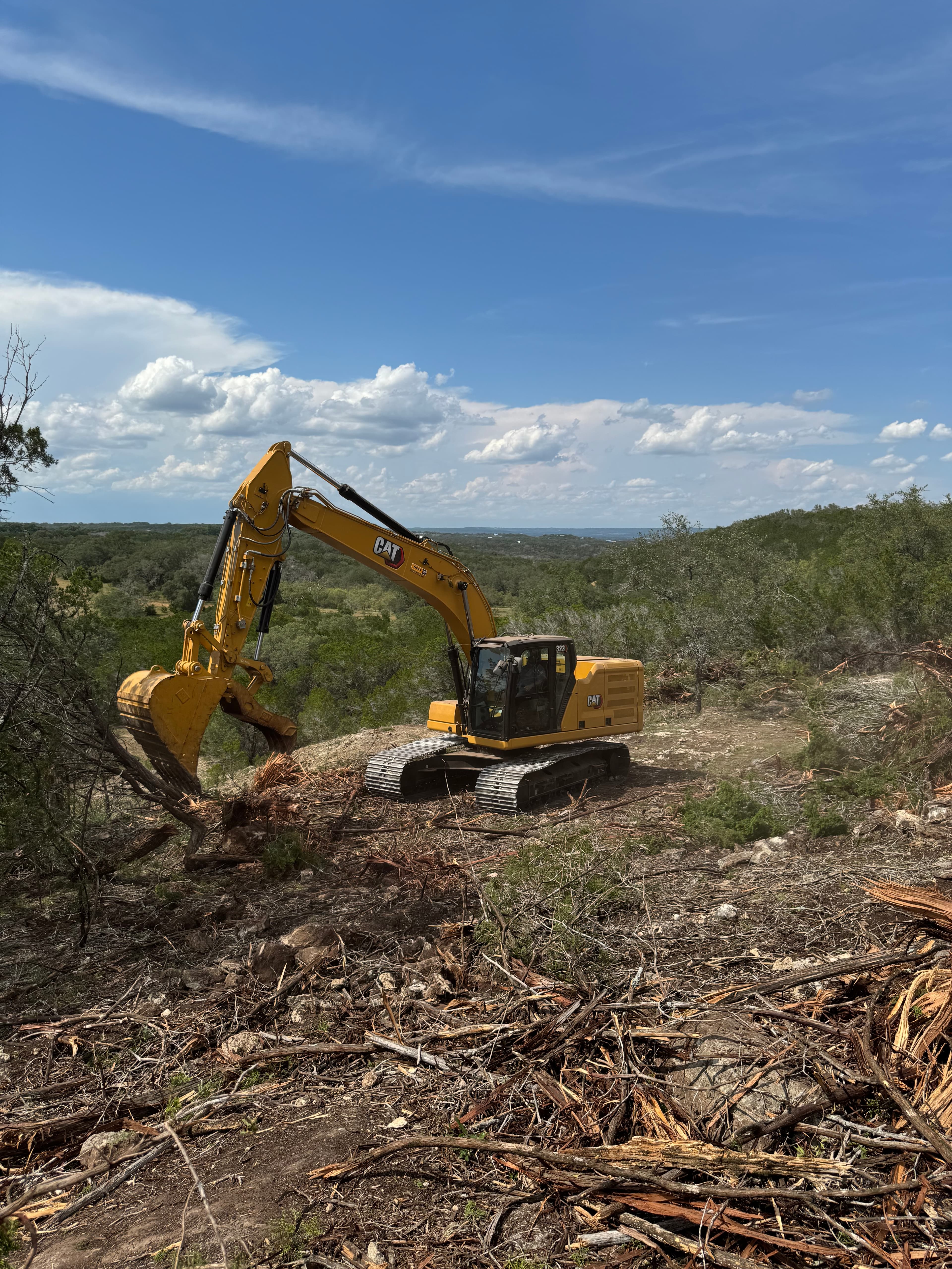 2025 CAT 323 Excavator